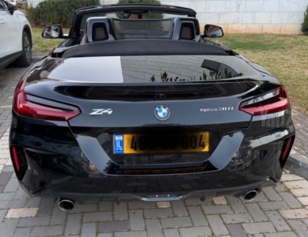 ב מ וו Z4
