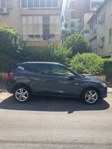 סיאט ארונה