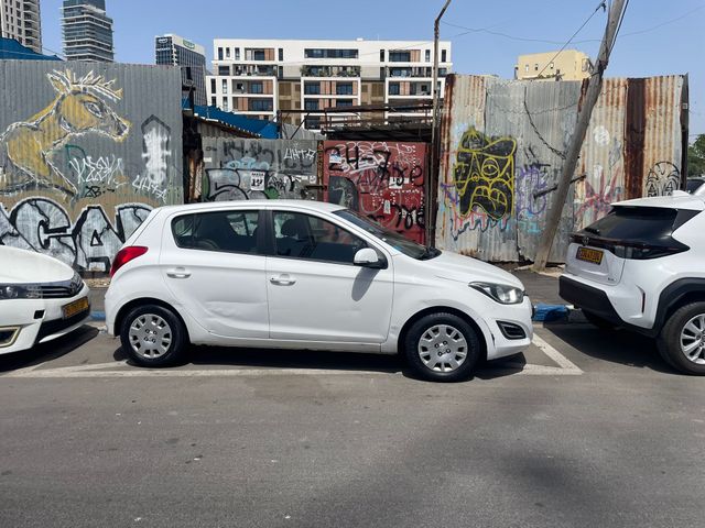 יונדאי i20