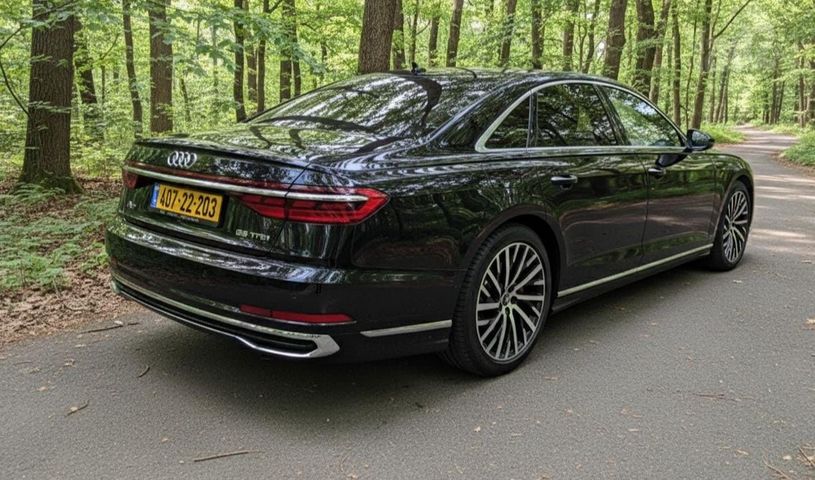 אאודי A8