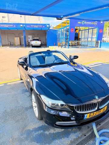 ב מ וו Z4