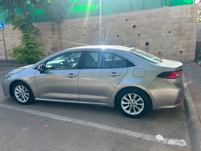 טויוטה קורולה