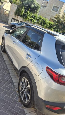 מודעת רכב קיה סטוניק