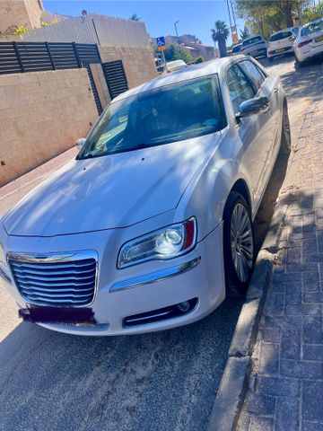מודעת רכב קרייזלר 300