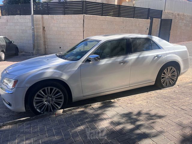 קרייזלר 300