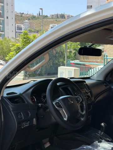 מיצובישי טרייטון / L200