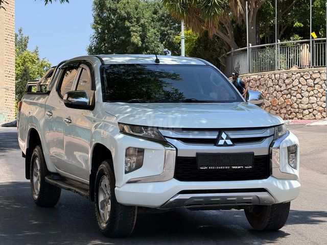 מיצובישי טרייטון / L200