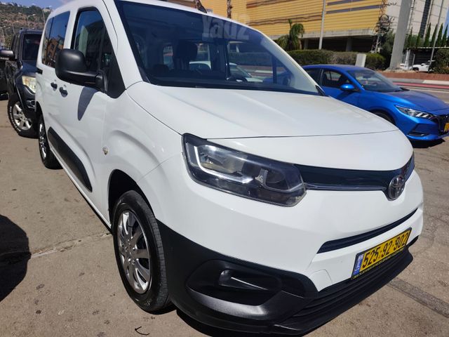 טויוטה פרואייס סיטי