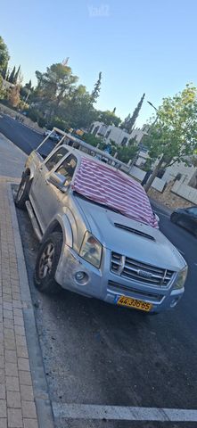 איסוזו די-מקס