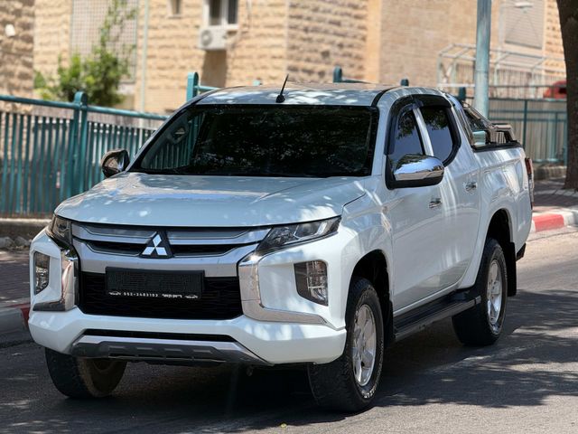 מיצובישי טרייטון / L200