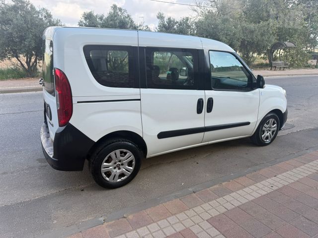 פיאט דובלו