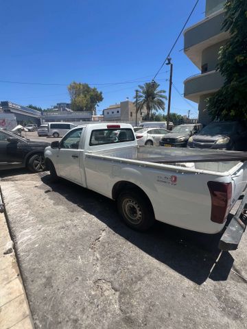 מודעת רכב איסוזו די-מקס