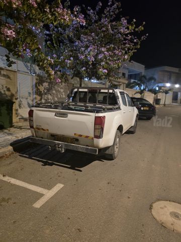איסוזו די-מקס