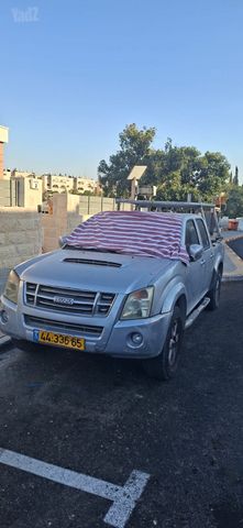 איסוזו די-מקס