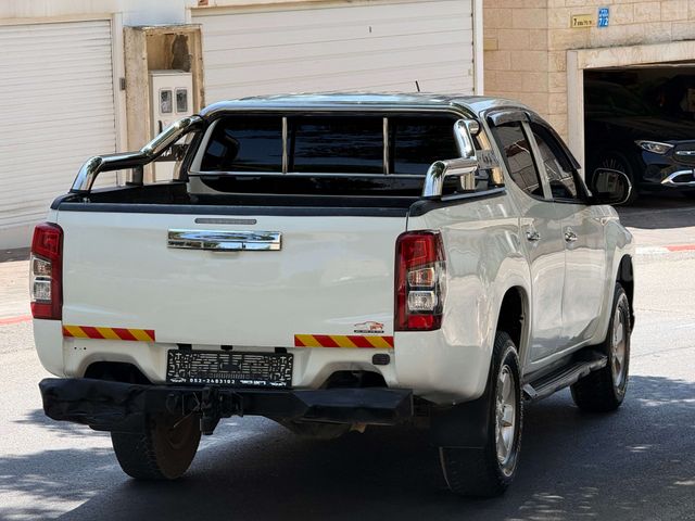 מיצובישי טרייטון / L200
