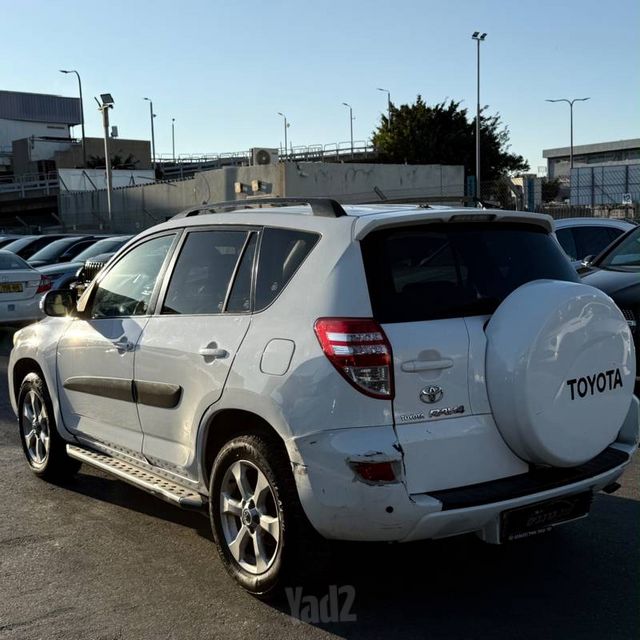 טויוטה RAV4