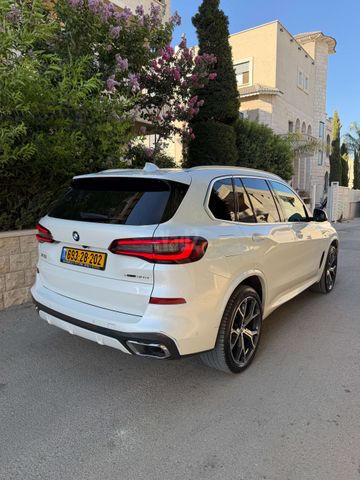 ב מ וו X5