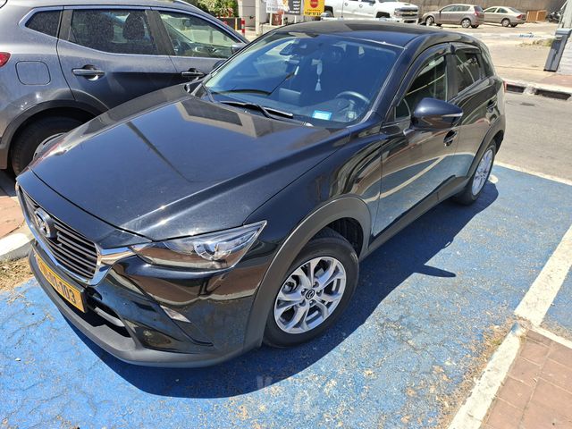 מודעת רכב מאזדה CX-3