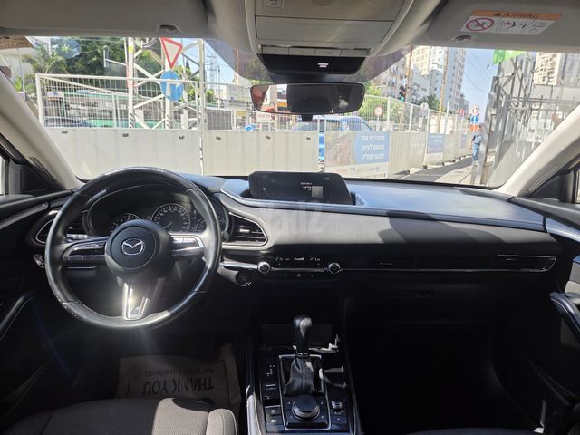 מודעת רכב מאזדה CX-30 1