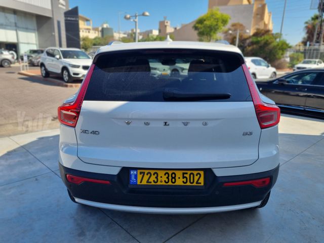 מודעת רכב וולוו XC40 2