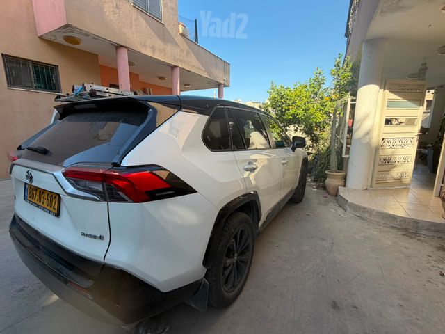 טויוטה RAV4