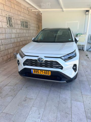 טויוטה RAV4