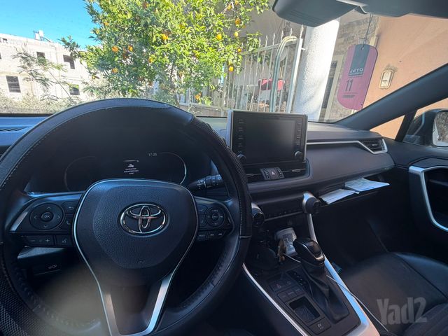 טויוטה RAV4