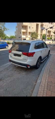 מיצובישי אאוטלנדר