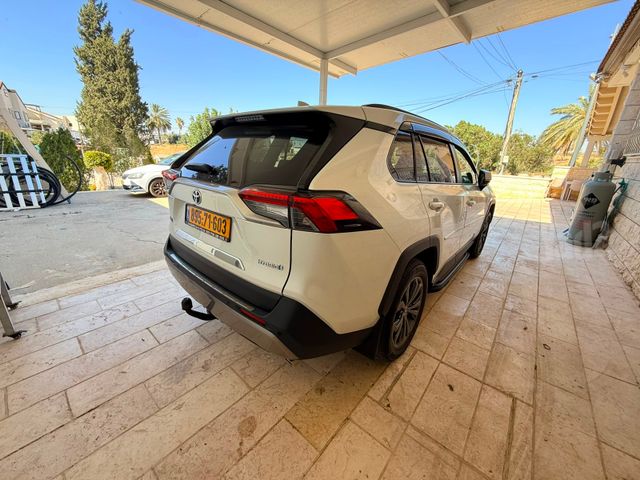 מודעת רכב טויוטה RAV4