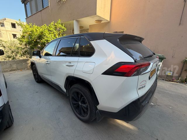 טויוטה RAV4