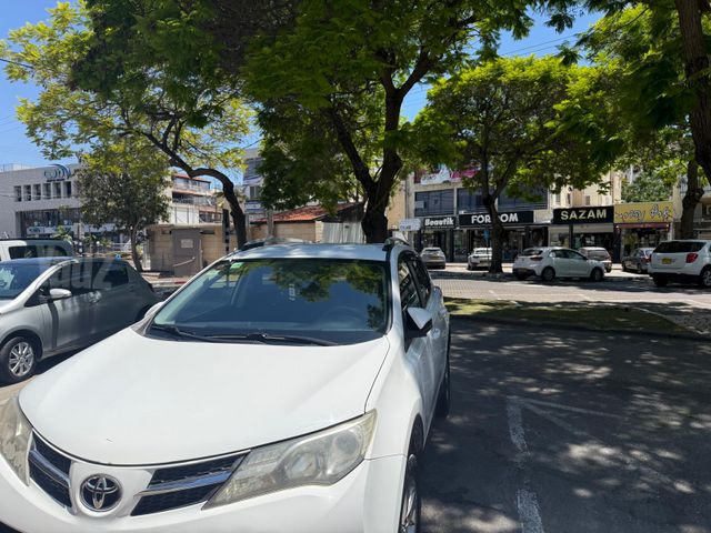 טויוטה RAV4