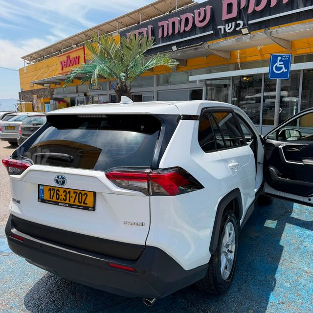 טויוטה RAV4