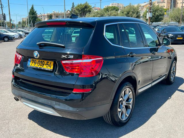 ב מ וו X3