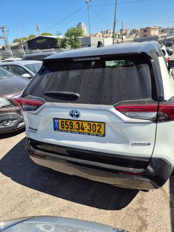 טויוטה RAV4