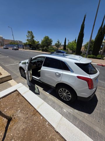 קאדילק XT5