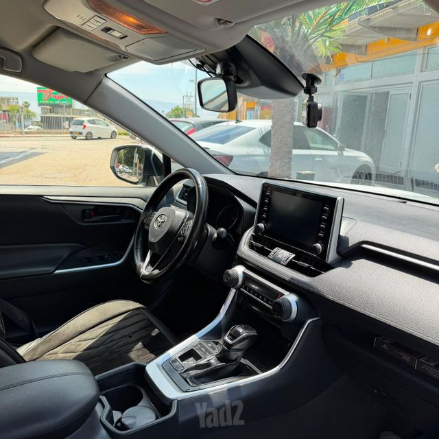 טויוטה RAV4