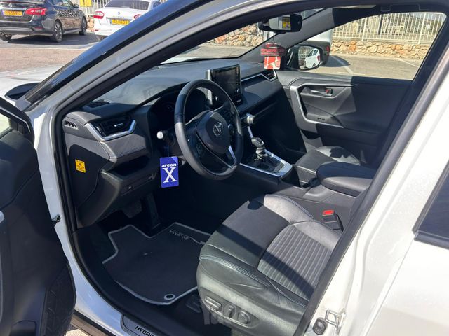טויוטה RAV4