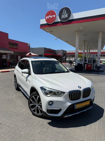ב מ וו X1
