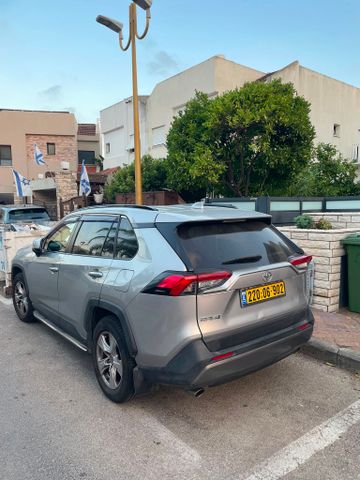 טויוטה RAV4