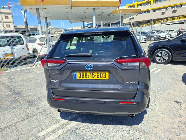 טויוטה RAV4