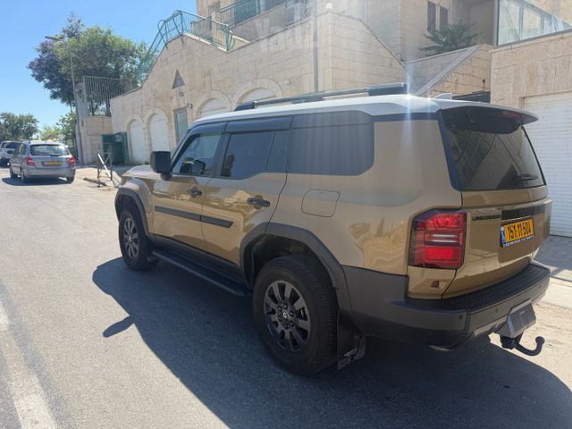 טויוטה לנד קרוזר
