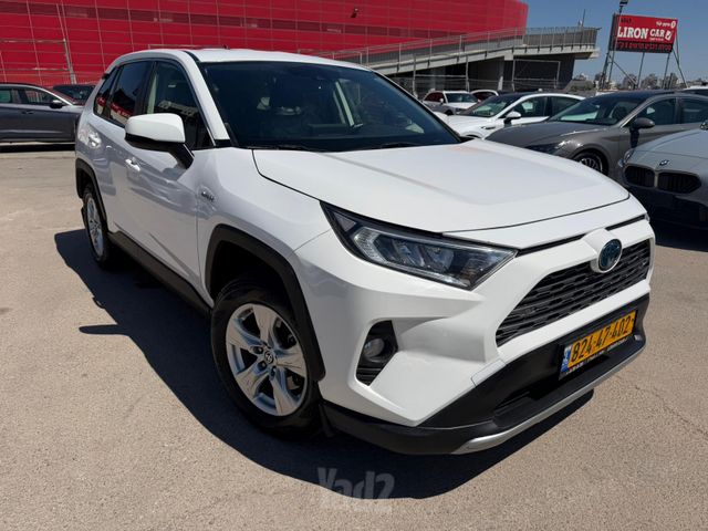 טויוטה RAV4