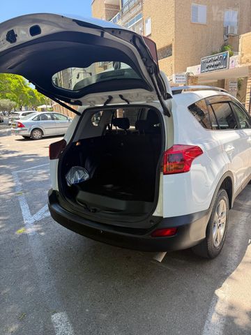 טויוטה RAV4