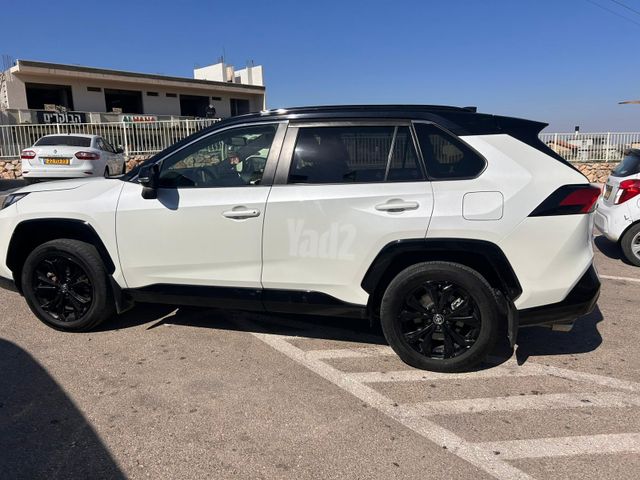 טויוטה RAV4