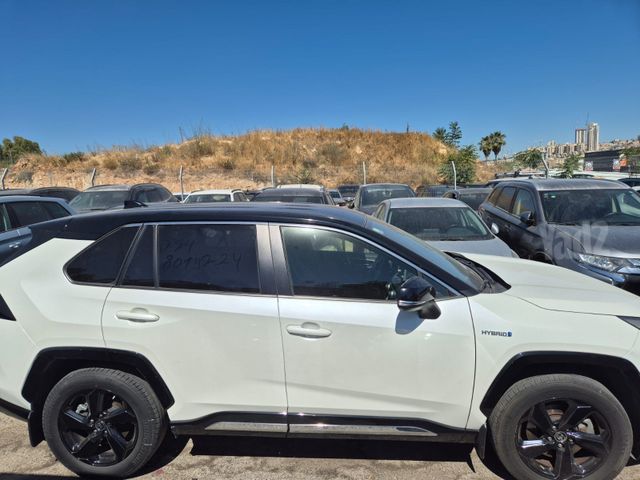 טויוטה RAV4