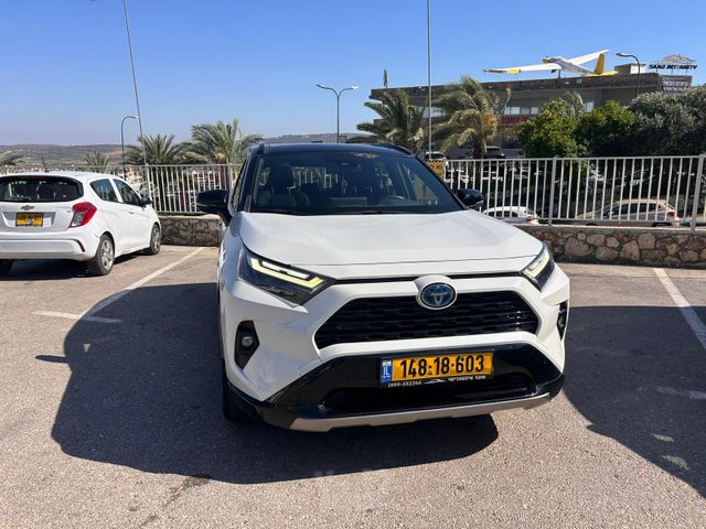 טויוטה RAV4