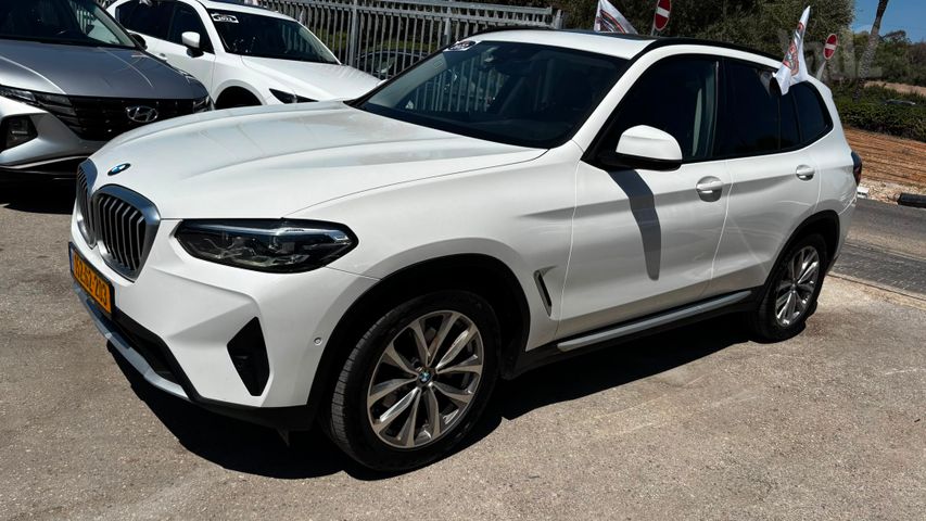 ב מ וו X3