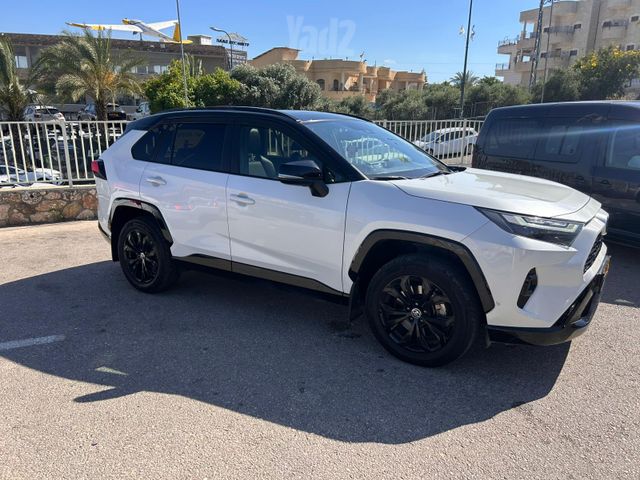 טויוטה RAV4