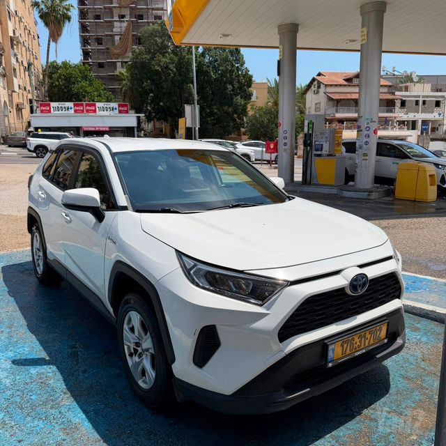 טויוטה RAV4