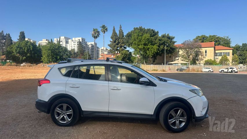 טויוטה RAV4